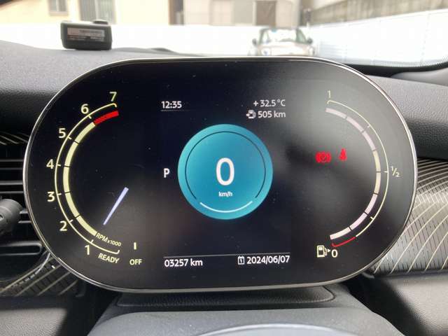 ミニ ミニ クーパー ３ドア レゾリュート エディション ＤＣＴ R5年 (近畿) 99