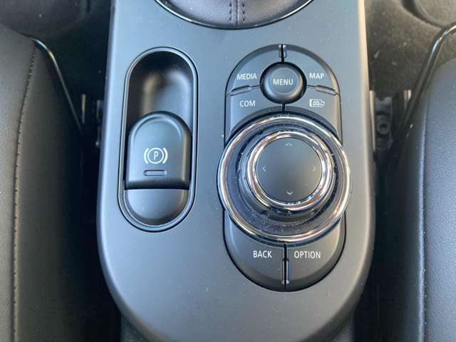 ミニ ミニ クーパー ３ドア レゾリュート エディション ＤＣＴ R5年 (近畿) 99