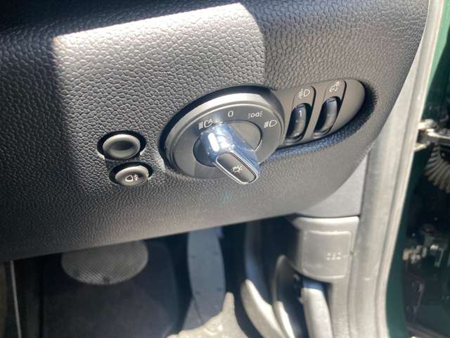 ミニ ミニ クーパー ３ドア レゾリュート エディション ＤＣＴ R5年 (近畿) 99