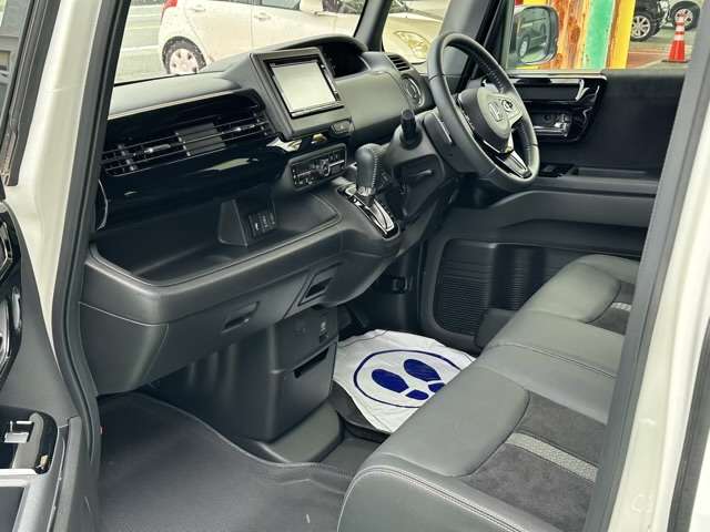 ホンダ Ｎ　ＢＯＸ カスタム ６６０ Ｌ ターボ R5年 (東海) 99