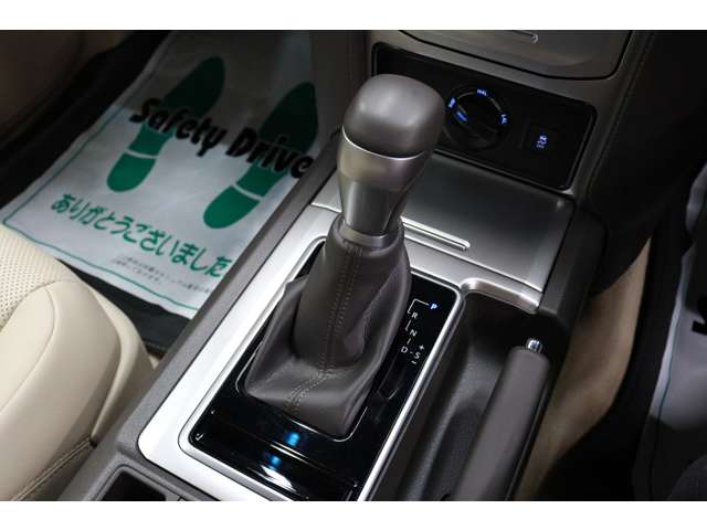 トヨタ ランドクルーザープラド ２．７ ＴＸ Ｌパッケージ マットブラック エディション ４ＷＤ R5年 (東海) 99