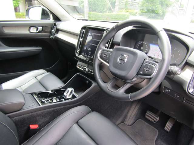 ボルボ ＸＣ４０ Ｔ４ ＡＷＤ インスクリプション ４ＷＤ R1年 (関東) 99