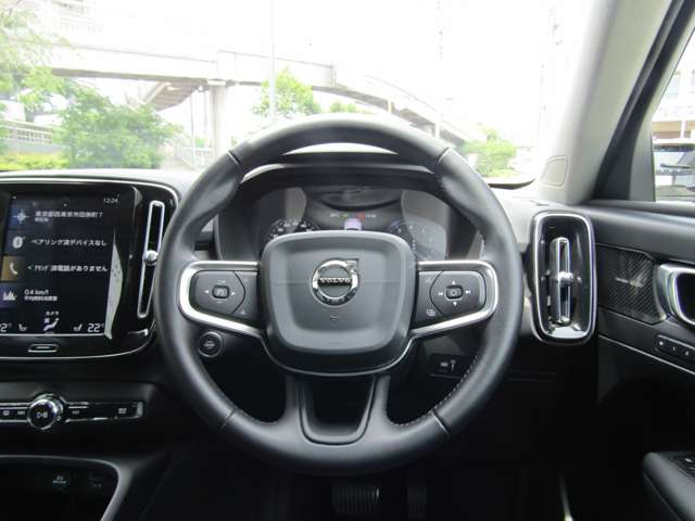 ボルボ ＸＣ４０ Ｔ４ ＡＷＤ インスクリプション ４ＷＤ R1年 (関東) 99