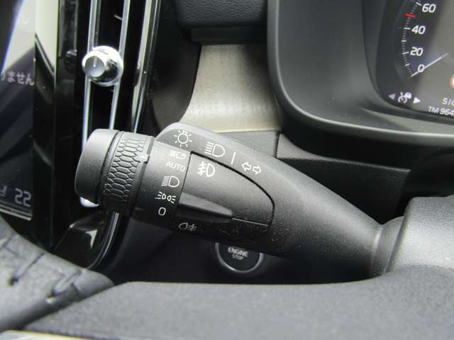 ボルボ ＸＣ４０ Ｔ４ ＡＷＤ インスクリプション ４ＷＤ R1年 (関東) 99