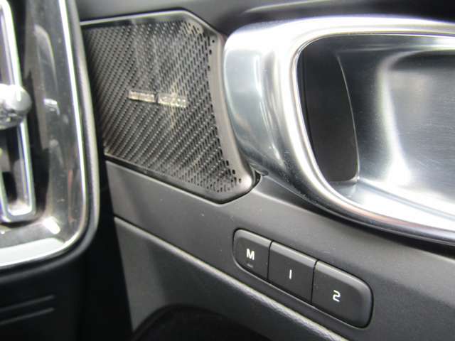 ボルボ ＸＣ４０ Ｔ４ ＡＷＤ インスクリプション ４ＷＤ R1年 (関東) 99