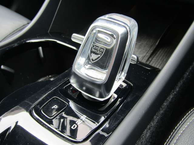 ボルボ ＸＣ４０ Ｔ４ ＡＷＤ インスクリプション ４ＷＤ R1年 (関東) 99