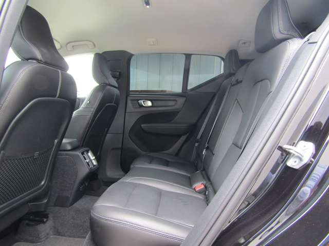 ボルボ ＸＣ４０ Ｔ４ ＡＷＤ インスクリプション ４ＷＤ R1年 (関東) 99