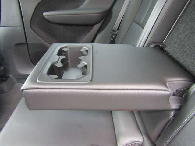 ボルボ ＸＣ４０ Ｔ４ ＡＷＤ インスクリプション ４ＷＤ R1年 (関東) 99