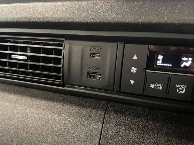 ホンダ Ｎ　ＢＯＸ カスタム ６６０ R6年 (近畿) 99