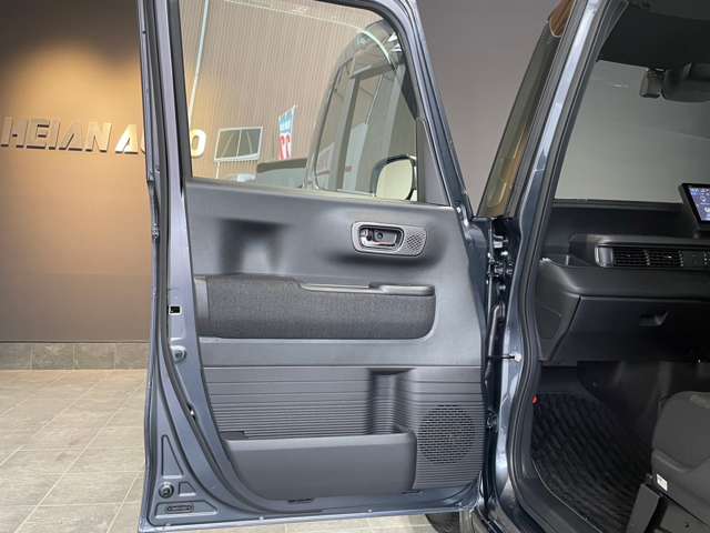 ホンダ Ｎ　ＢＯＸ カスタム ６６０ R6年 (近畿) 99