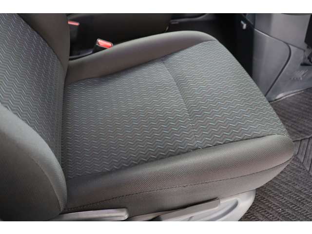 トヨタ ルーミー １．０ カスタム Ｇ R4年 (近畿) 99