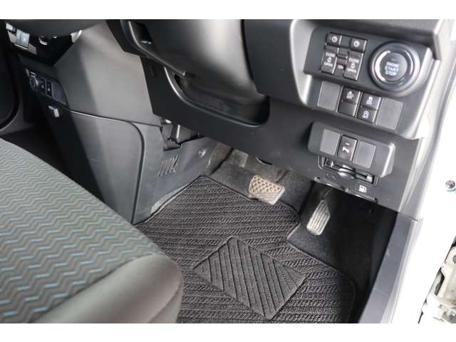 トヨタ ルーミー １．０ カスタム Ｇ R4年 (近畿) 99