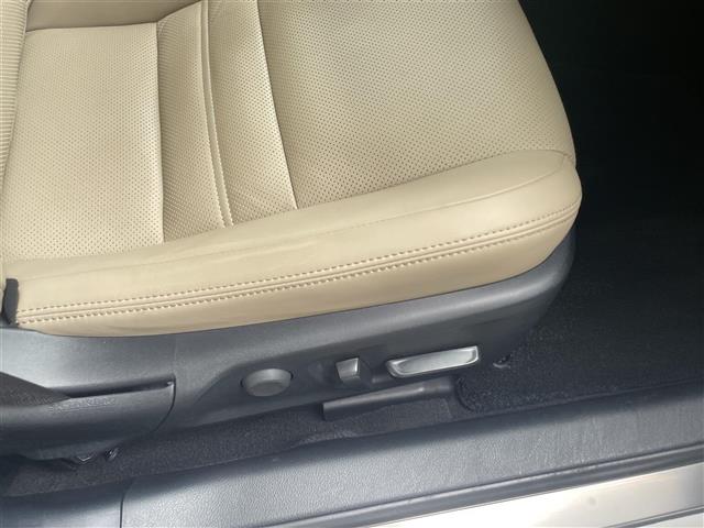 レクサス ＩＳ３００ｈ バージョンＬ R1年 (東海) 99