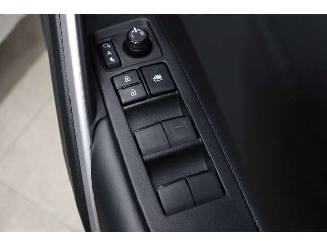 トヨタ カローラクロス　ハイブリッド １．８ ハイブリッド Ｚ R6年 (東海) 99