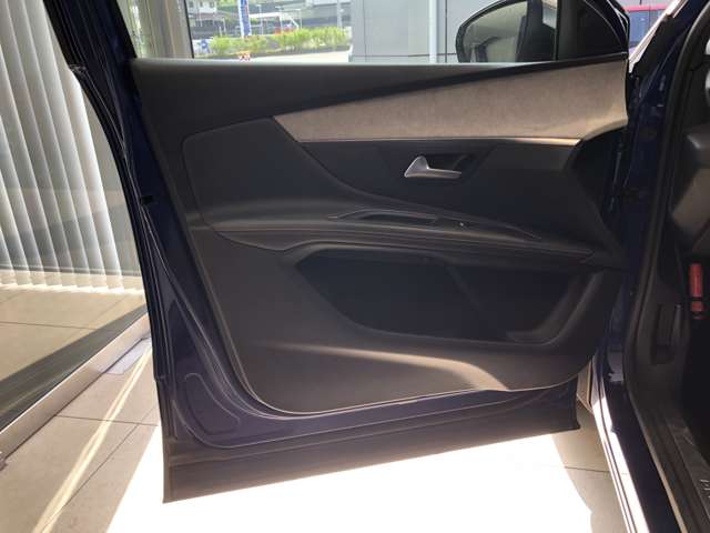 プジョー ３００８ ＧＴ ブルーＨＤＩ ディーゼルターボ R1年 (東北) 99