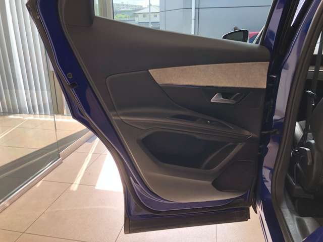 プジョー ３００８ ＧＴ ブルーＨＤＩ ディーゼルターボ R1年 (東北) 99