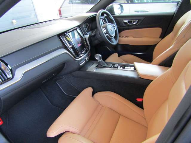 ボルボ Ｖ６０ Ｔ５　インスクリプション H30年 (四国) 99