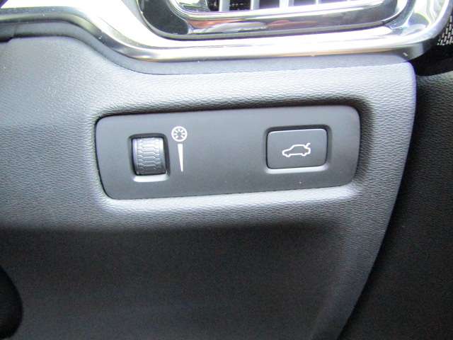 ボルボ Ｖ６０ Ｔ５　インスクリプション H30年 (四国) 99