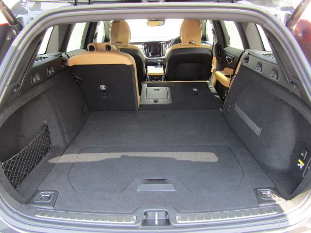 ボルボ Ｖ６０ Ｔ５　インスクリプション H30年 (四国) 99