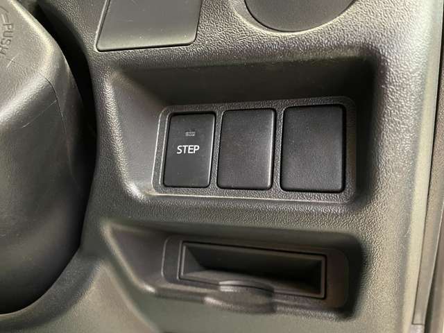 トヨタ ハイエースバン ３．０ ウェルキャブ Ｂタイプ ロング ディーゼルターボ ４ＷＤ H29年 (北海道) 99