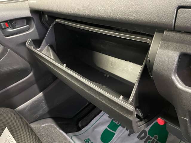 トヨタ ハイエースバン ３．０ ウェルキャブ Ｂタイプ ロング ディーゼルターボ ４ＷＤ H29年 (北海道) 99