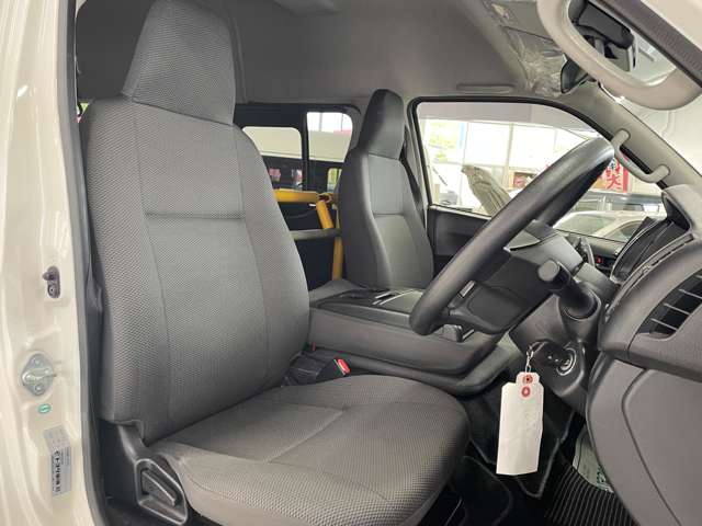 トヨタ ハイエースバン ３．０ ウェルキャブ Ｂタイプ ロング ディーゼルターボ ４ＷＤ H29年 (北海道) 99