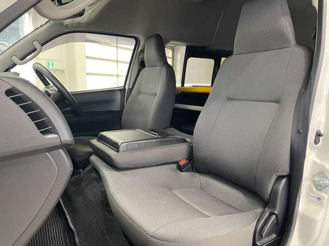 トヨタ ハイエースバン ３．０ ウェルキャブ Ｂタイプ ロング ディーゼルターボ ４ＷＤ H29年 (北海道) 99