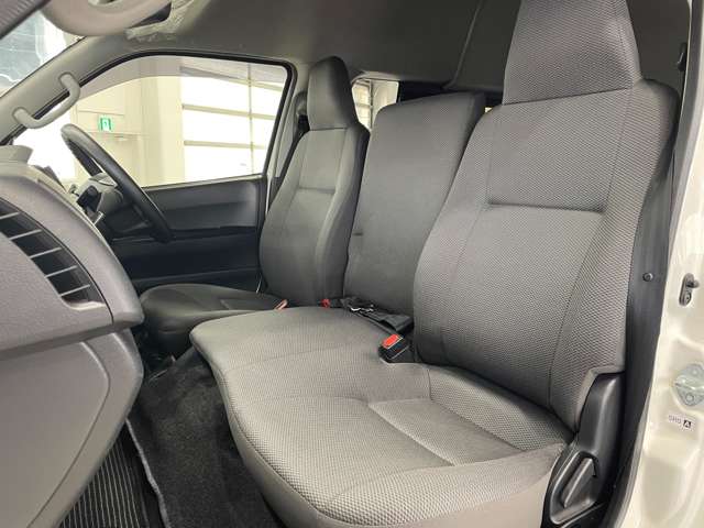 トヨタ ハイエースバン ３．０ ウェルキャブ Ｂタイプ ロング ディーゼルターボ ４ＷＤ H29年 (北海道) 99