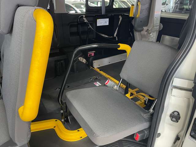 トヨタ ハイエースバン ３．０ ウェルキャブ Ｂタイプ ロング ディーゼルターボ ４ＷＤ H29年 (北海道) 99