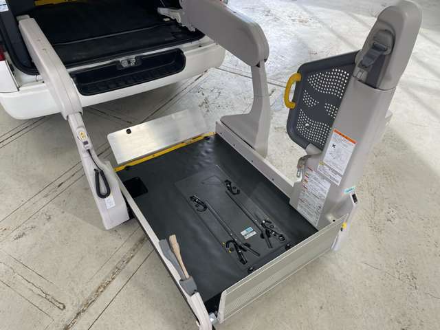 トヨタ ハイエースバン ３．０ ウェルキャブ Ｂタイプ ロング ディーゼルターボ ４ＷＤ H29年 (北海道) 99