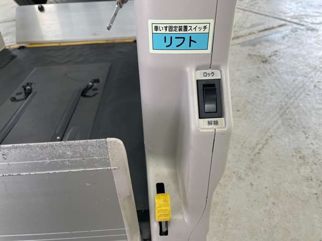 トヨタ ハイエースバン ３．０ ウェルキャブ Ｂタイプ ロング ディーゼルターボ ４ＷＤ H29年 (北海道) 99