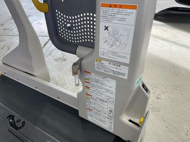 トヨタ ハイエースバン ３．０ ウェルキャブ Ｂタイプ ロング ディーゼルターボ ４ＷＤ H29年 (北海道) 99