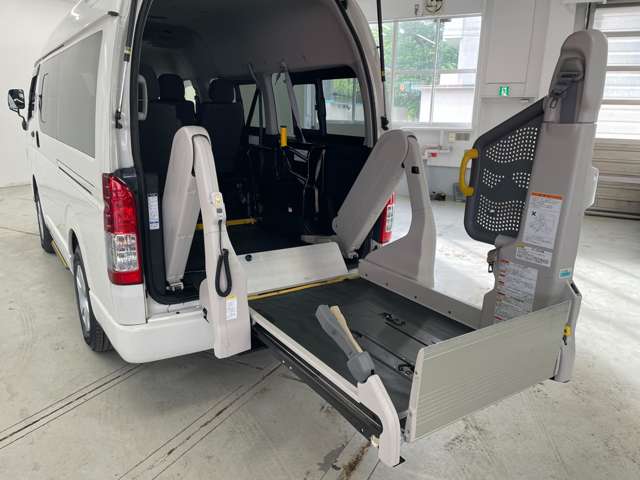 トヨタ ハイエースバン ３．０ ウェルキャブ Ｂタイプ ロング ディーゼルターボ ４ＷＤ H29年 (北海道) 99