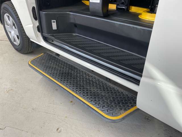 トヨタ ハイエースバン ３．０ ウェルキャブ Ｂタイプ ロング ディーゼルターボ ４ＷＤ H29年 (北海道) 99