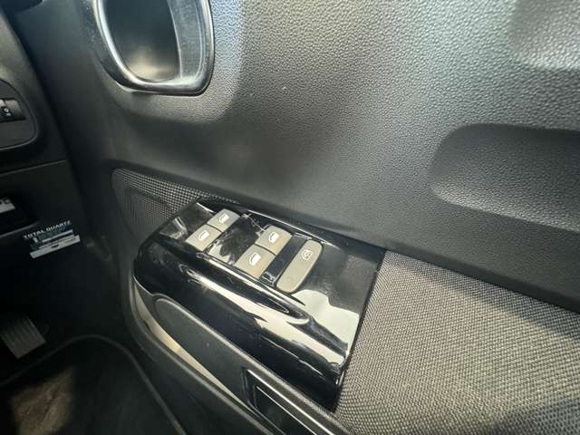 シトロエン Ｃ３ ＭＯＤＥＲＮ ＳＡＬＯＮ R3年 (中国) 99