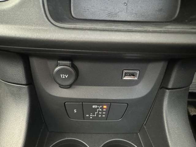 シトロエン Ｃ３ ＭＯＤＥＲＮ ＳＡＬＯＮ R3年 (中国) 99