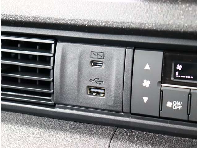 ホンダ Ｎ　ＢＯＸ カスタム ６６０ ターボ R6年 (関東) 99