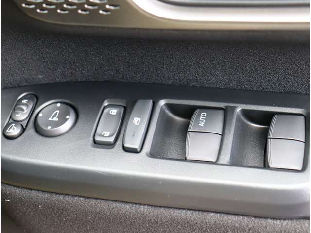 ホンダ Ｎ　ＢＯＸ カスタム ６６０ ターボ R6年 (関東) 99