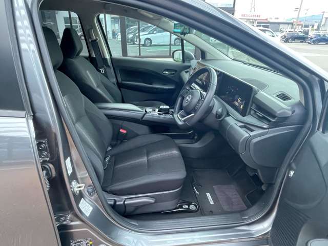 日産 ノート １．２ Ｘ ＦＯＵＲ ４ＷＤ R4年 (東北) 99