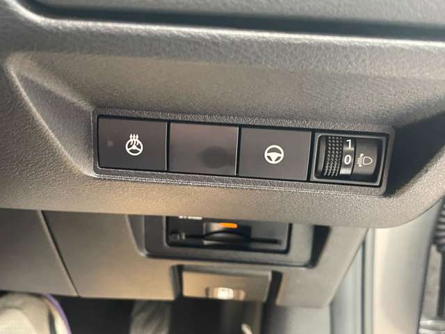 日産 ノート １．２ Ｘ ＦＯＵＲ ４ＷＤ R4年 (東北) 99