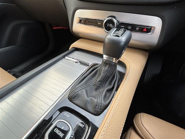 ボルボ ＸＣ９０ Ｔ５ ＡＷＤ モメンタム ４ＷＤ H28年 (東北) 99