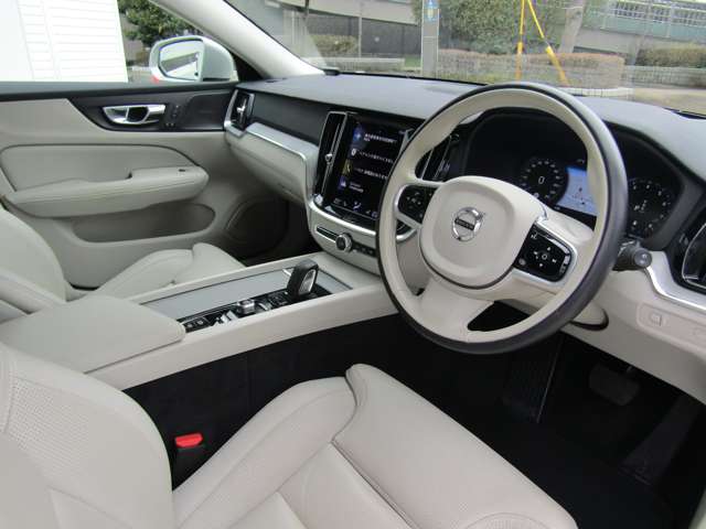 ボルボ Ｖ６０クロスカントリー Ｂ５ ＡＷＤ プロ ４ＷＤ R3年 (関東) 99