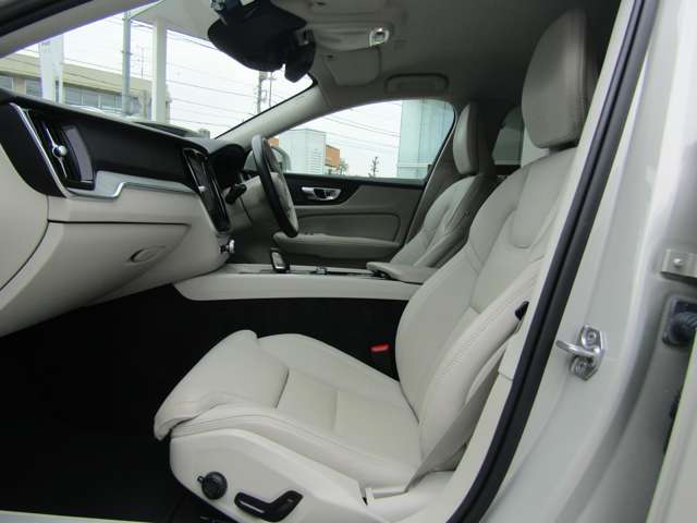 ボルボ Ｖ６０クロスカントリー Ｂ５ ＡＷＤ プロ ４ＷＤ R3年 (関東) 99