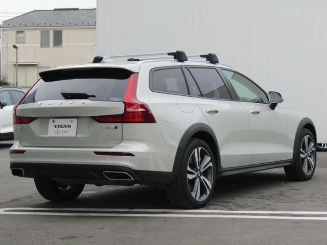 ボルボ Ｖ６０クロスカントリー Ｂ５ ＡＷＤ プロ ４ＷＤ R3年 (関東) 99