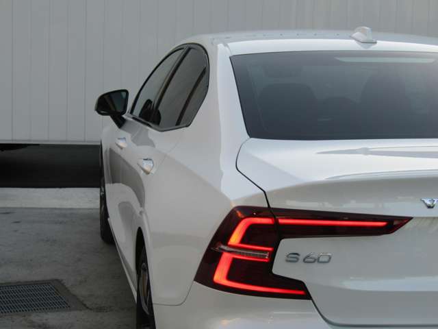 ボルボ Ｓ６０ Ｂ５　Ｒデザイン R3年 (関東) 99