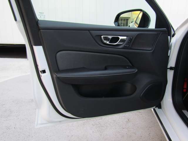 ボルボ Ｓ６０ Ｂ５　Ｒデザイン R3年 (関東) 99