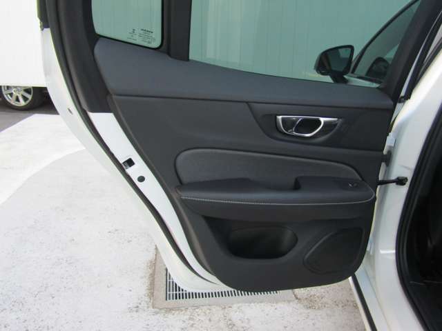 ボルボ Ｓ６０ Ｂ５　Ｒデザイン R3年 (関東) 99