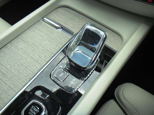 ボルボ ＸＣ６０ アルティメット Ｂ５ ＡＷＤ ４ＷＤ R6年 (東北) 99