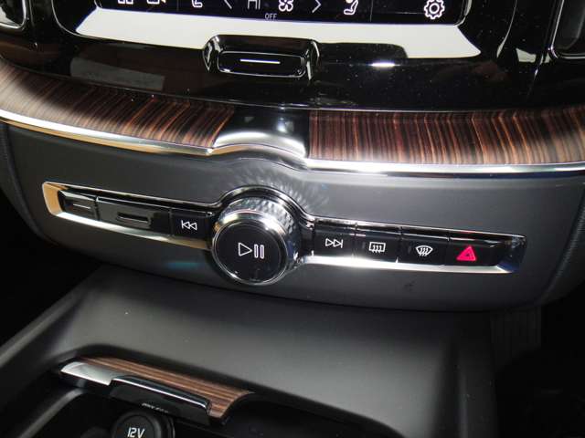 ボルボ ＸＣ６０ アルティメット Ｂ５ ＡＷＤ ４ＷＤ R5年 (東北) 99