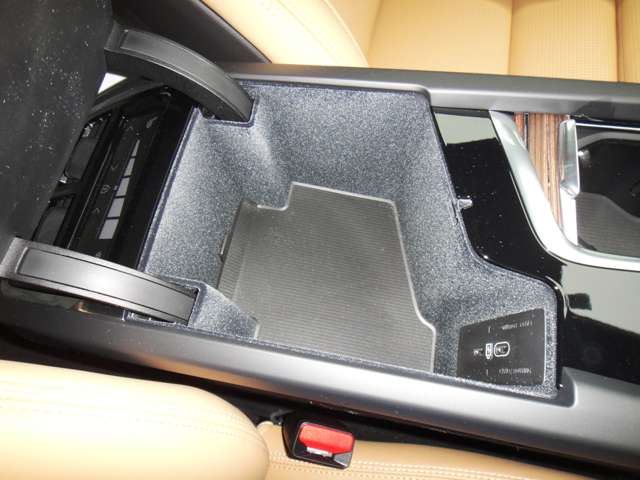 ボルボ ＸＣ６０ アルティメット Ｂ５ ＡＷＤ ４ＷＤ R5年 (東北) 99